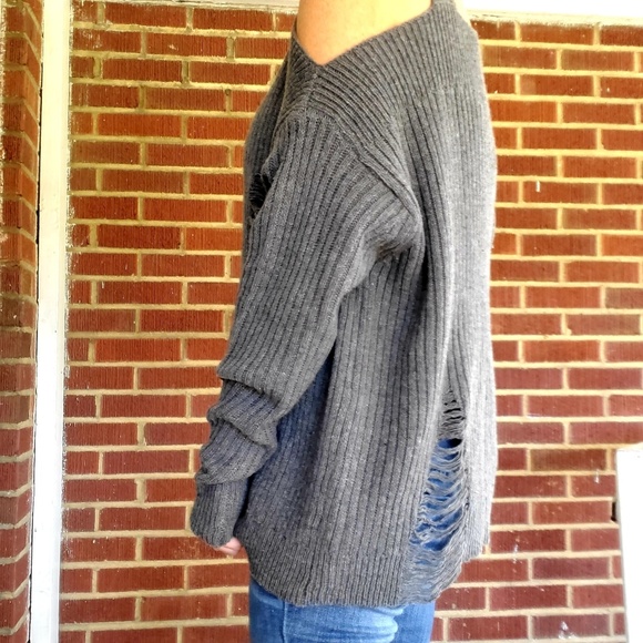 Distressed sweater - Picture 4 of 8